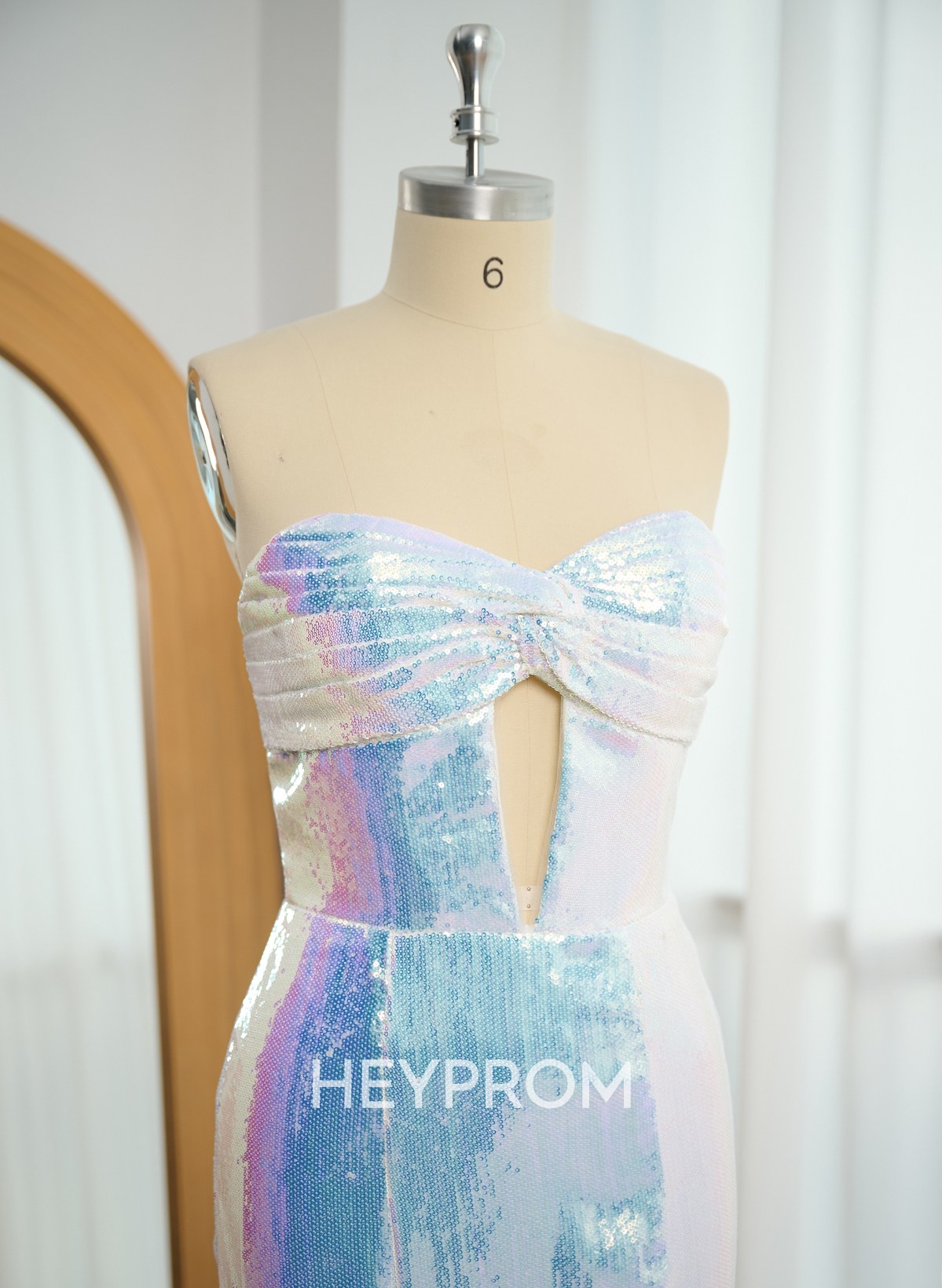 Sparkle & Shine Bow(s) Sweetheart Mermaid Sweep Train Sequined Prom Dresses