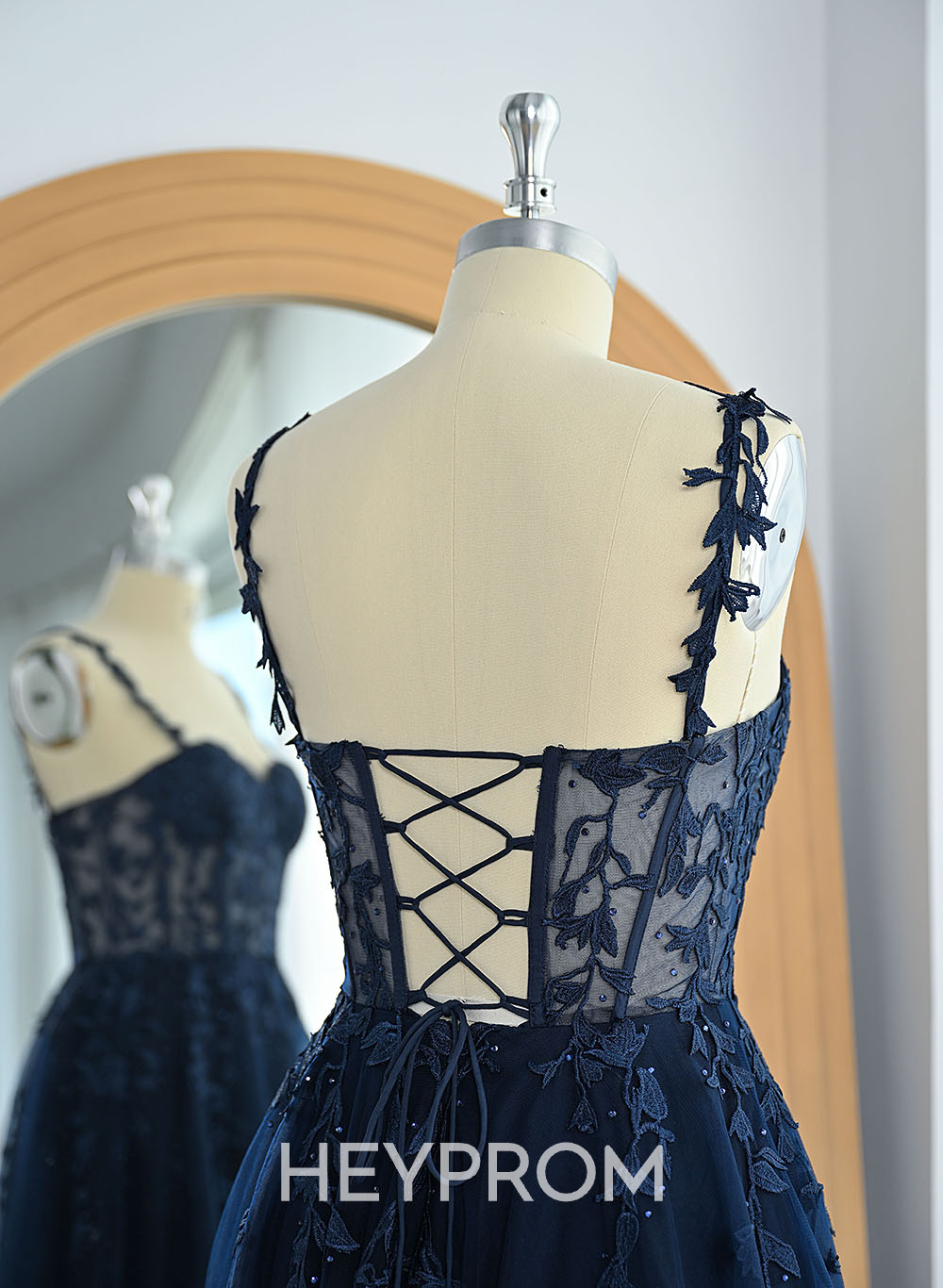 Princess Ball Gown Sweetheart Detachable Straps Tulle Prom Dresses With Lace Applique
