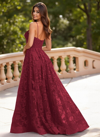 Dreamy V-Neck Spaghetti Straps A-Line Sweep Train Lace/Tulle Prom Dresses