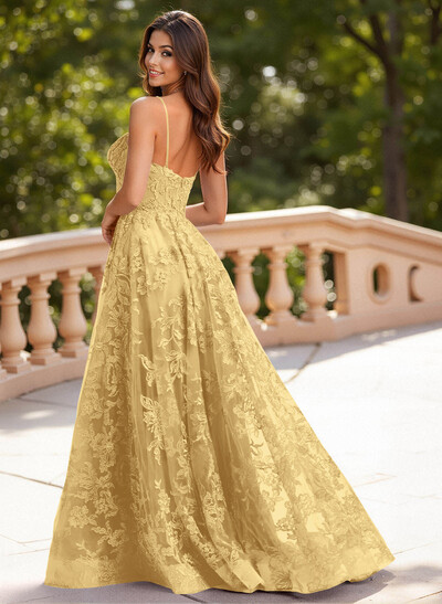 Dreamy V-Neck Spaghetti Straps A-Line Sweep Train Lace/Tulle Prom Dresses