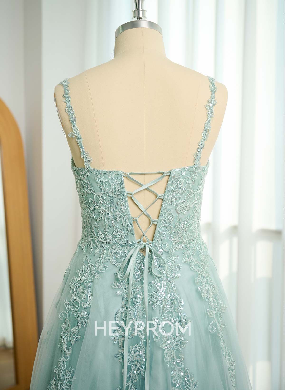 Modest A-Line V-Neck Lace Applique Satin/Tulle Prom Dresses With High Split