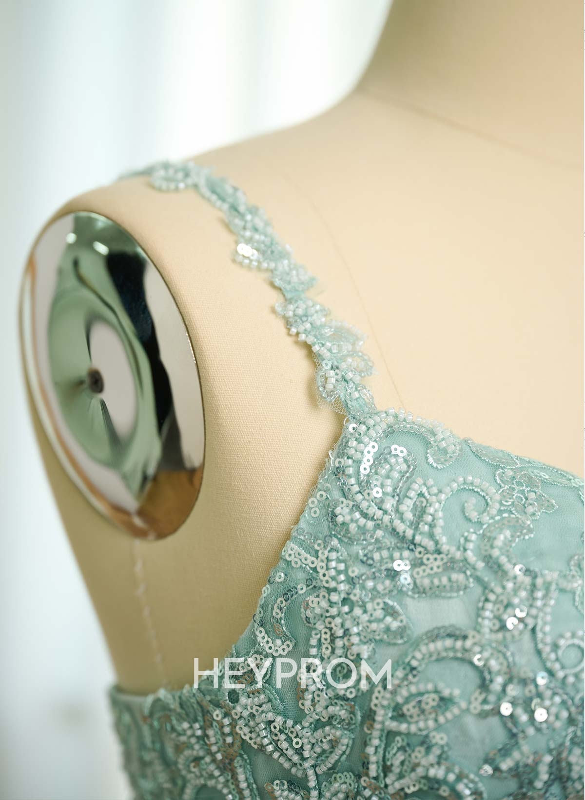 Modest A-Line V-Neck Lace Applique Satin/Tulle Prom Dresses With High Split