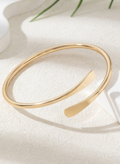 Stylish And Minimalist Metal Bracelets