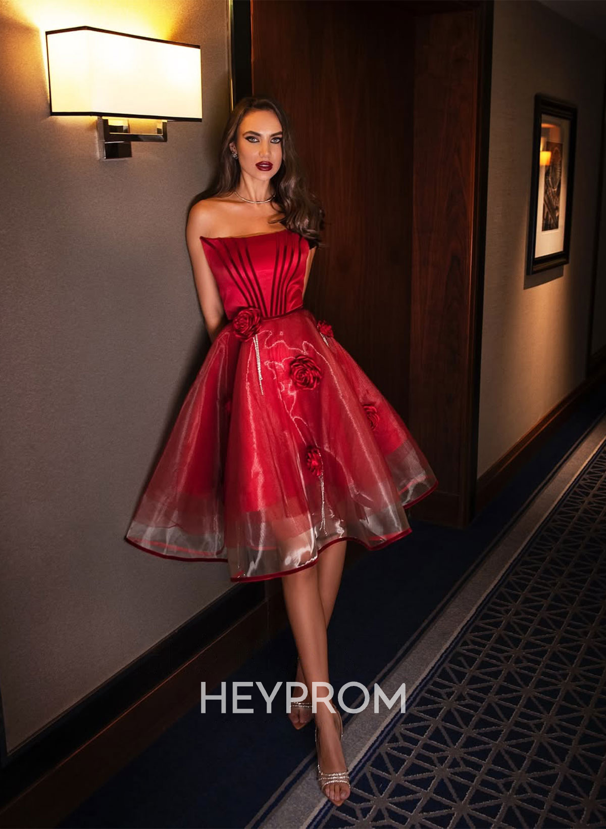 A-Line Strapless Knee-Length Matte Satin Homecoming Dresses With Flower(s)