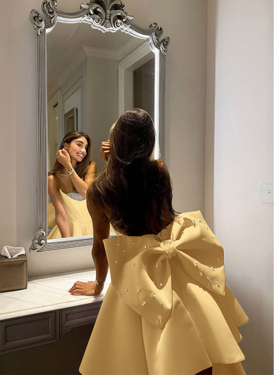 A-Line Strapless Short/Mini Satin Homecoming Dresses With Bow(s)/Rhinestone