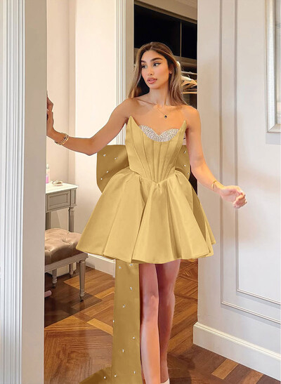 A-Line Strapless Short/Mini Satin Homecoming Dresses With Bow(s)/Rhinestone