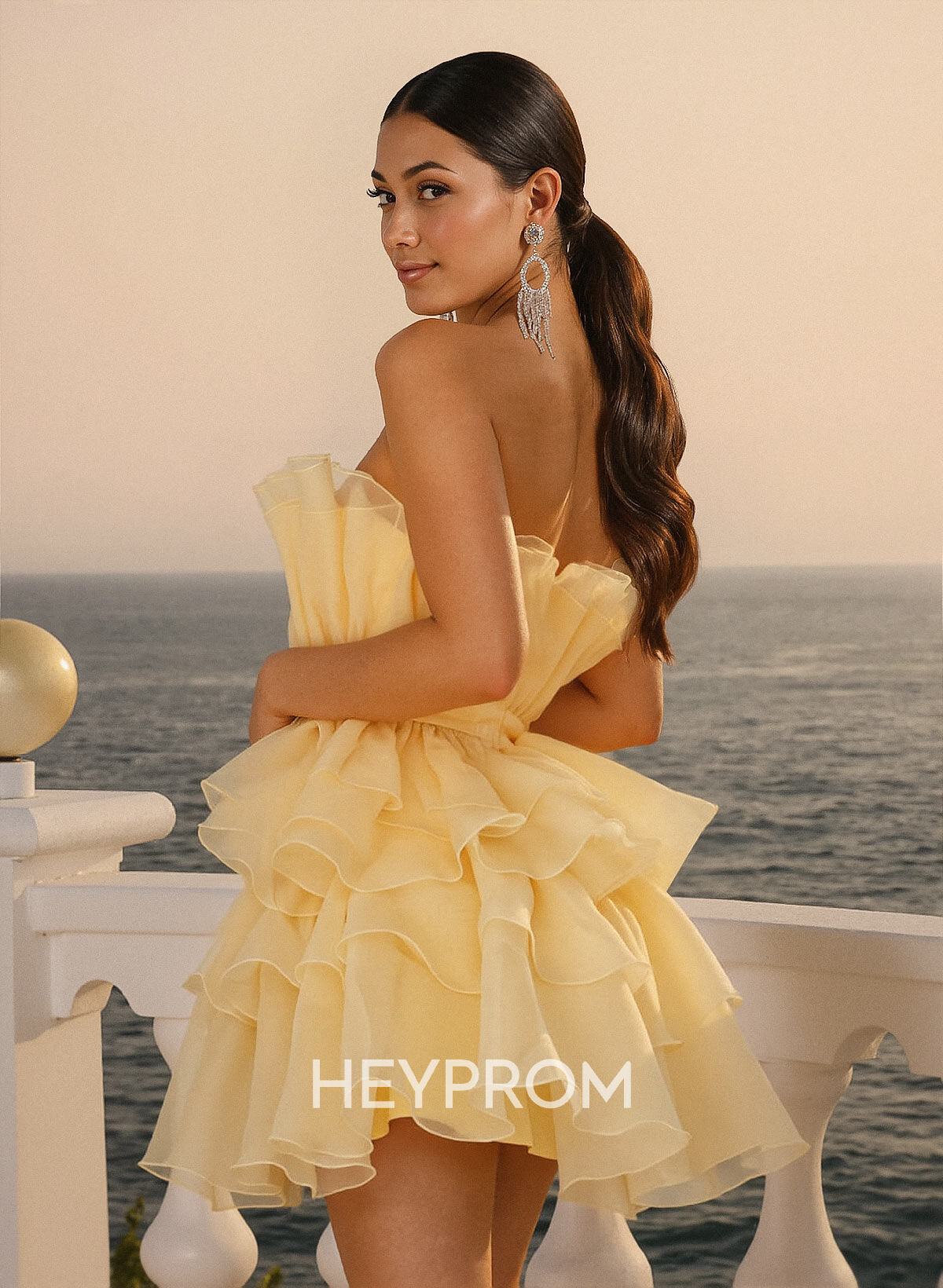 Sweet Ruffle Strapless Sleeveless Tiered A-Line Short/Mini Tulle Homecoming Dresses