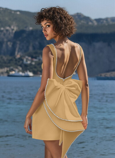 Elegant Beading Scoop Neck A-Line Short/Mini Elastic Satin Homecoming Dresses With Bow(s)
