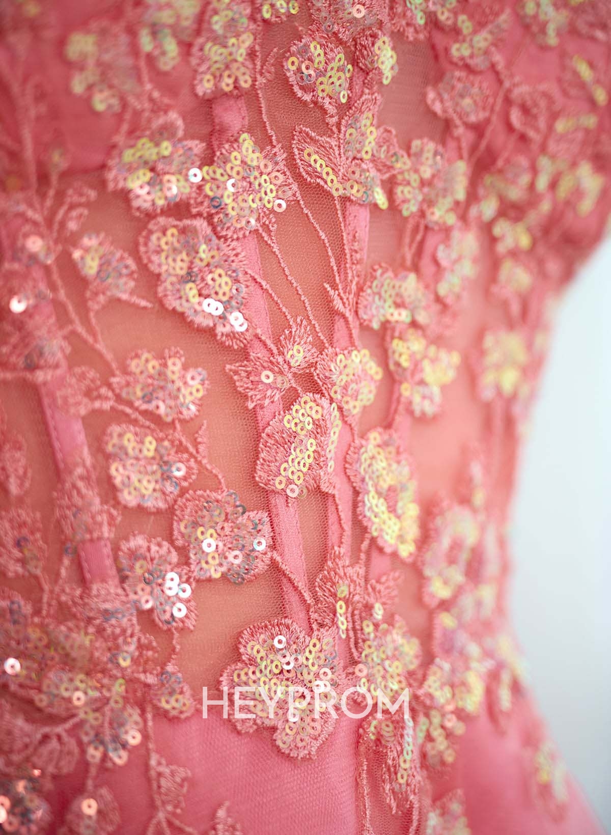 Elegant A-Line Strapless Short/Mini Satin/Lace Homecoming Dresses With Sequins