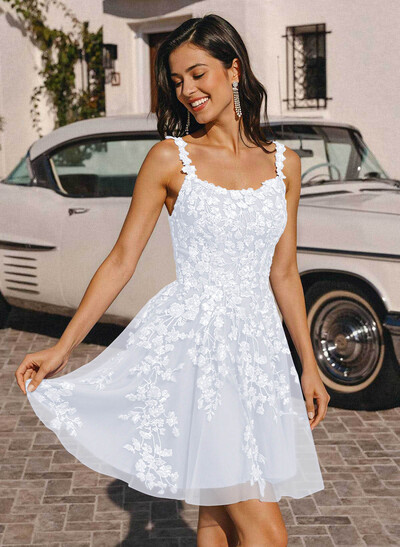 A-Line Square Neckline Sleeveless Short/Mini Satin/Lace Homecoming Dresses With Sequins/Appliques Lace