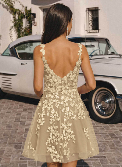 A-Line Square Neckline Sleeveless Short/Mini Satin/Lace Homecoming Dresses With Sequins/Appliques Lace