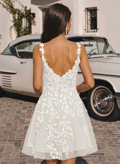 A-Line Square Neckline Sleeveless Short/Mini Satin/Lace Homecoming Dresses With Sequins/Appliques Lace
