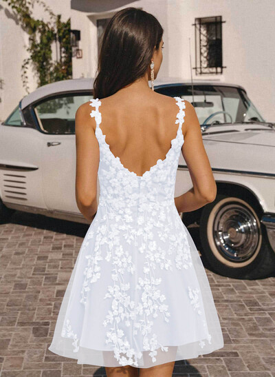 A-Line Square Neckline Sleeveless Short/Mini Satin/Lace Homecoming Dresses With Sequins/Appliques Lace