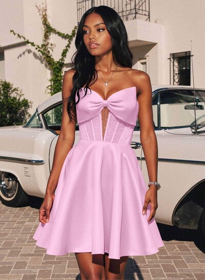 A-Line Strapless Short/Mini Matte Satin Homecoming Dresses With Bow(s)/Beading