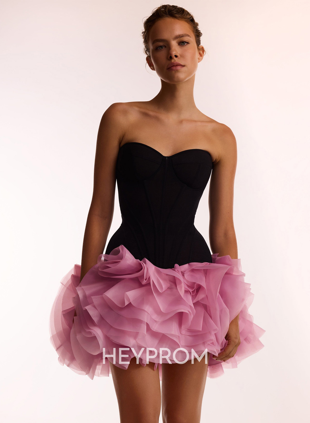 Dreamy Sweetheart Satin Tiered Ruffle A-Line Short/Mini Tulle Homecoming Dresses