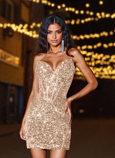 Sheath/Column Strapless Short/Mini Velvet Sequin Homecoming Dresses With Sequins