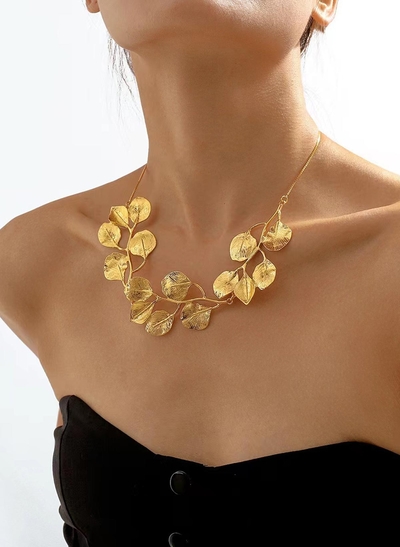 Elegant Metal Leaf Pendant Necklace