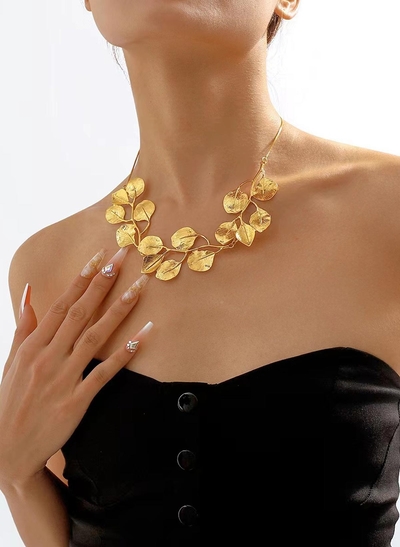 Elegant Metal Leaf Pendant Necklace
