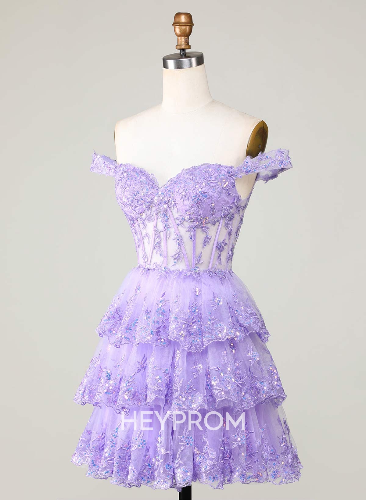 Sweetheart Sleeveless Tiered A-Line Short/Mini Tulle Homecoming Dresses With Sequins/Lace
