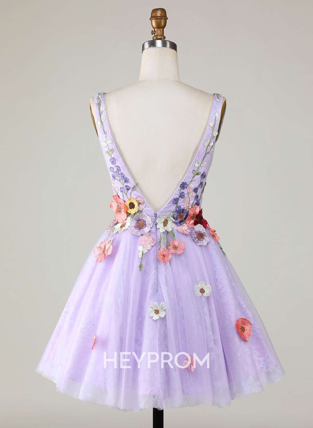 Flower(s) Sleeveless V-Neck A-Line Short/Mini Lace/Tulle Homecoming Dresses