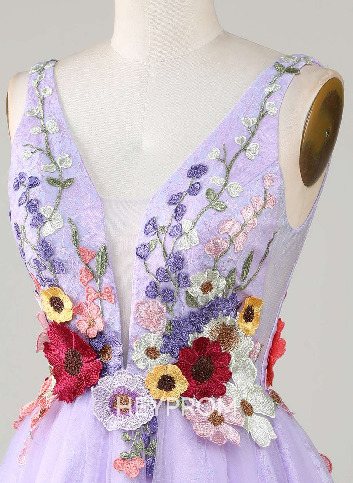 Flower(s) Sleeveless V-Neck A-Line Short/Mini Lace/Tulle Homecoming Dresses