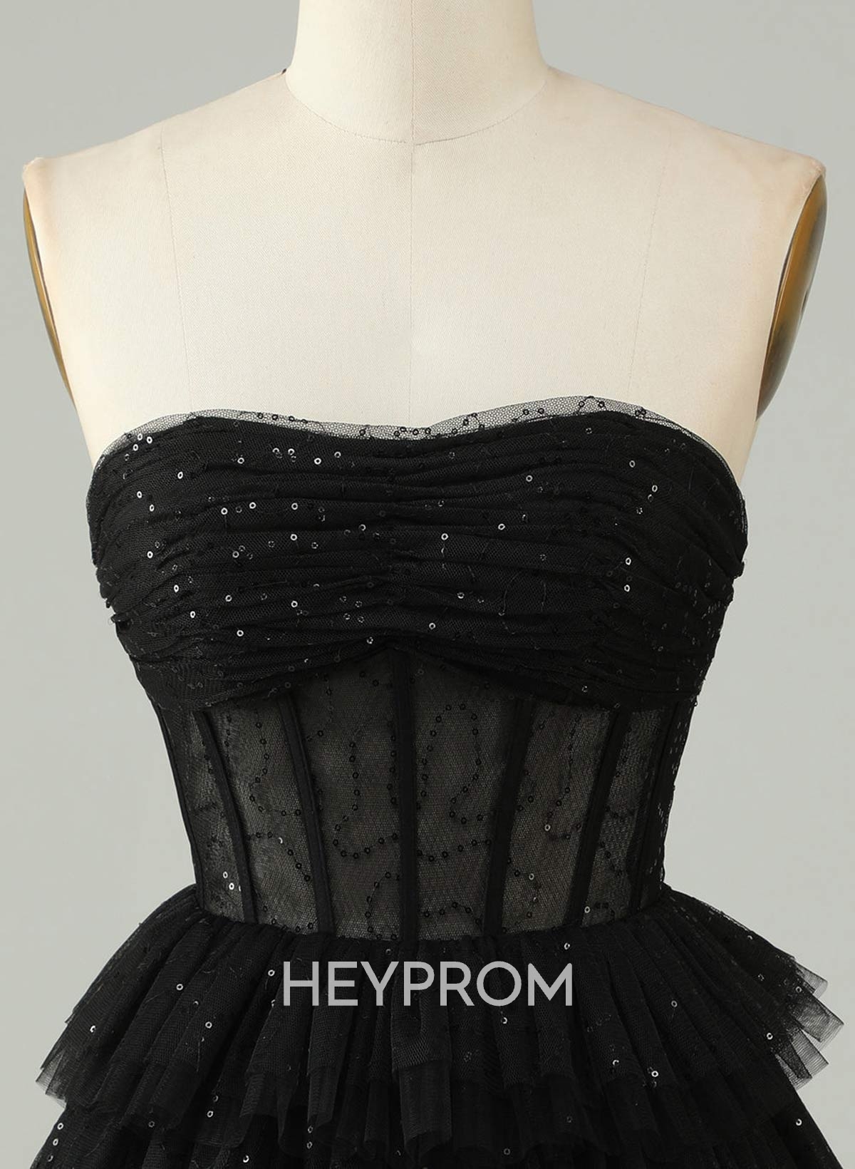 Sweetheart Sleeveless Tiered A-Line Short/Mini Tulle Homecoming Dresses With Sequins