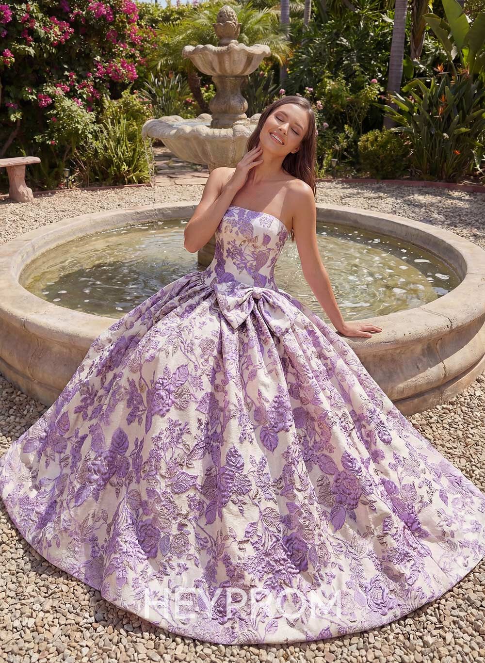 Elegant Ball-Gown Strapless Sleeveless Sweep Train Jacquard Prom Dresses With Bow(s)/Flower(s)