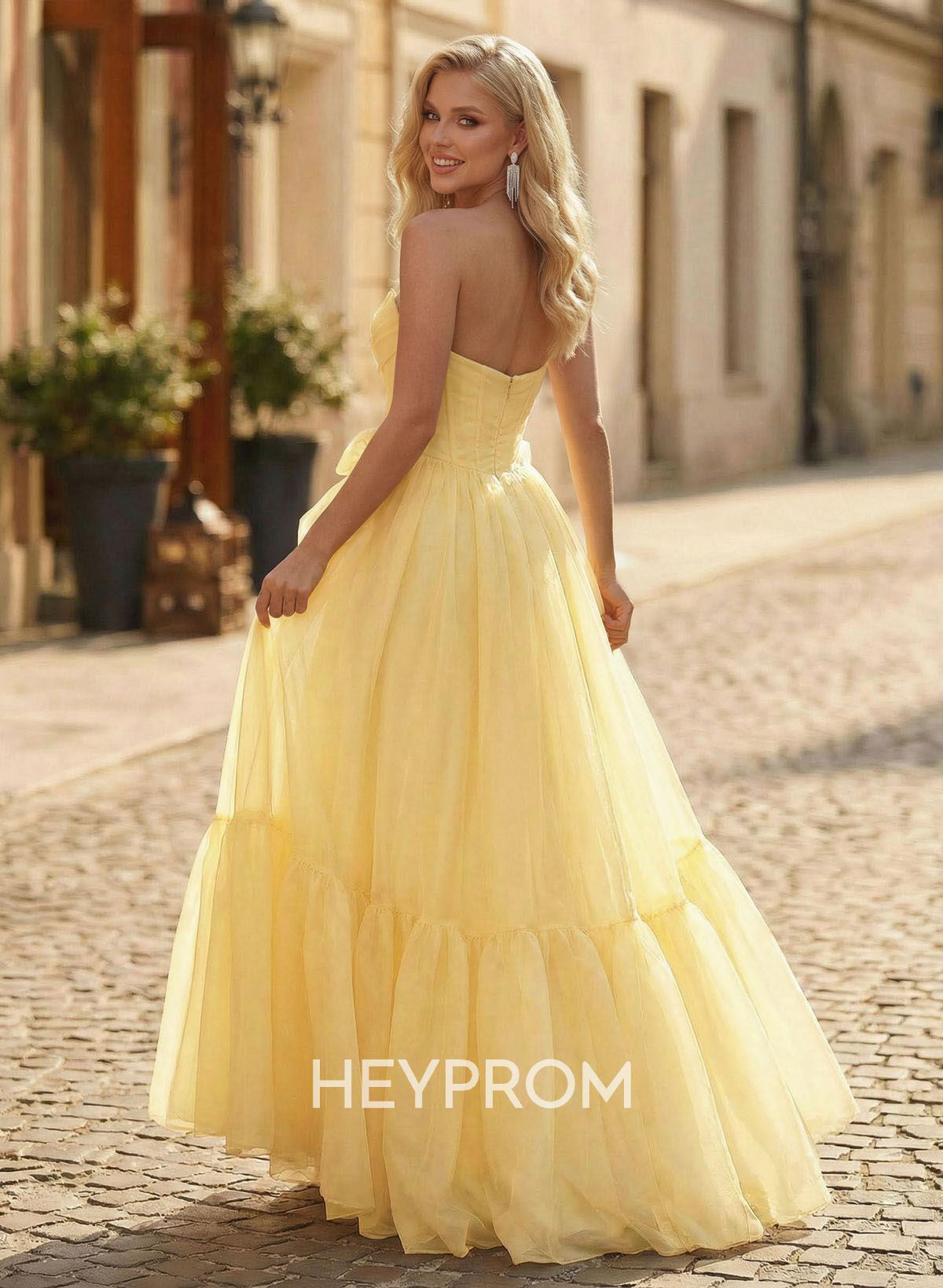 Sweet & Flow A-Line Strapless Sleeveless Floor-Length Organza Prom Dresses With Bow(s)